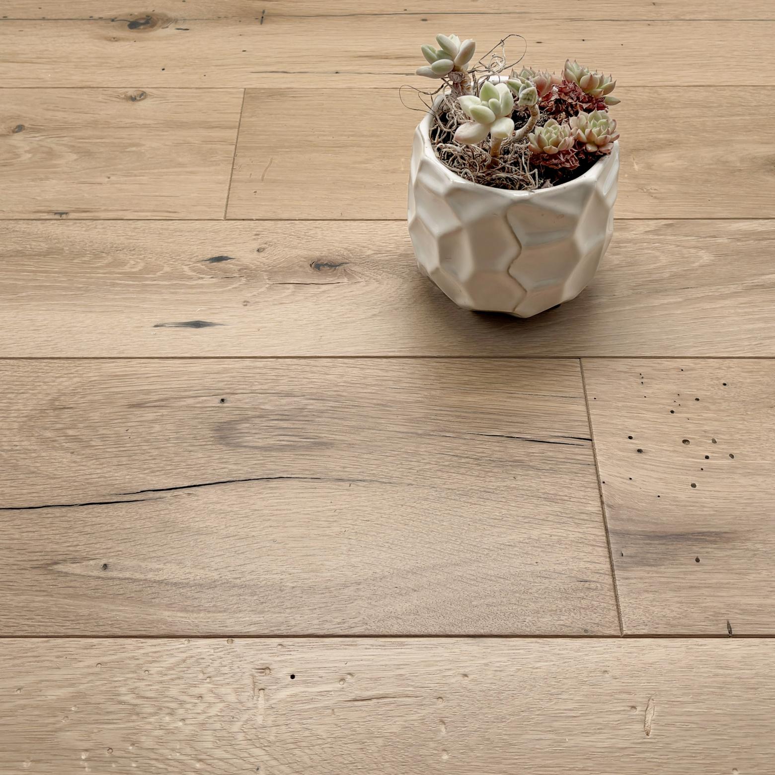 Nook由来　P.WhiteMr.Oat×WhiteWing（mixspore） Reclaimed Oak Flooring & Paneling | AMERICAN GOTHIC WHITE OAK